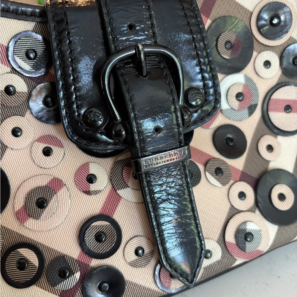 Burberry Black and White Shoulder Bag with Playful Pattern - Picture 2 of 4